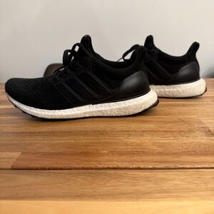 2023 Nike Ultra Boost Sneakers